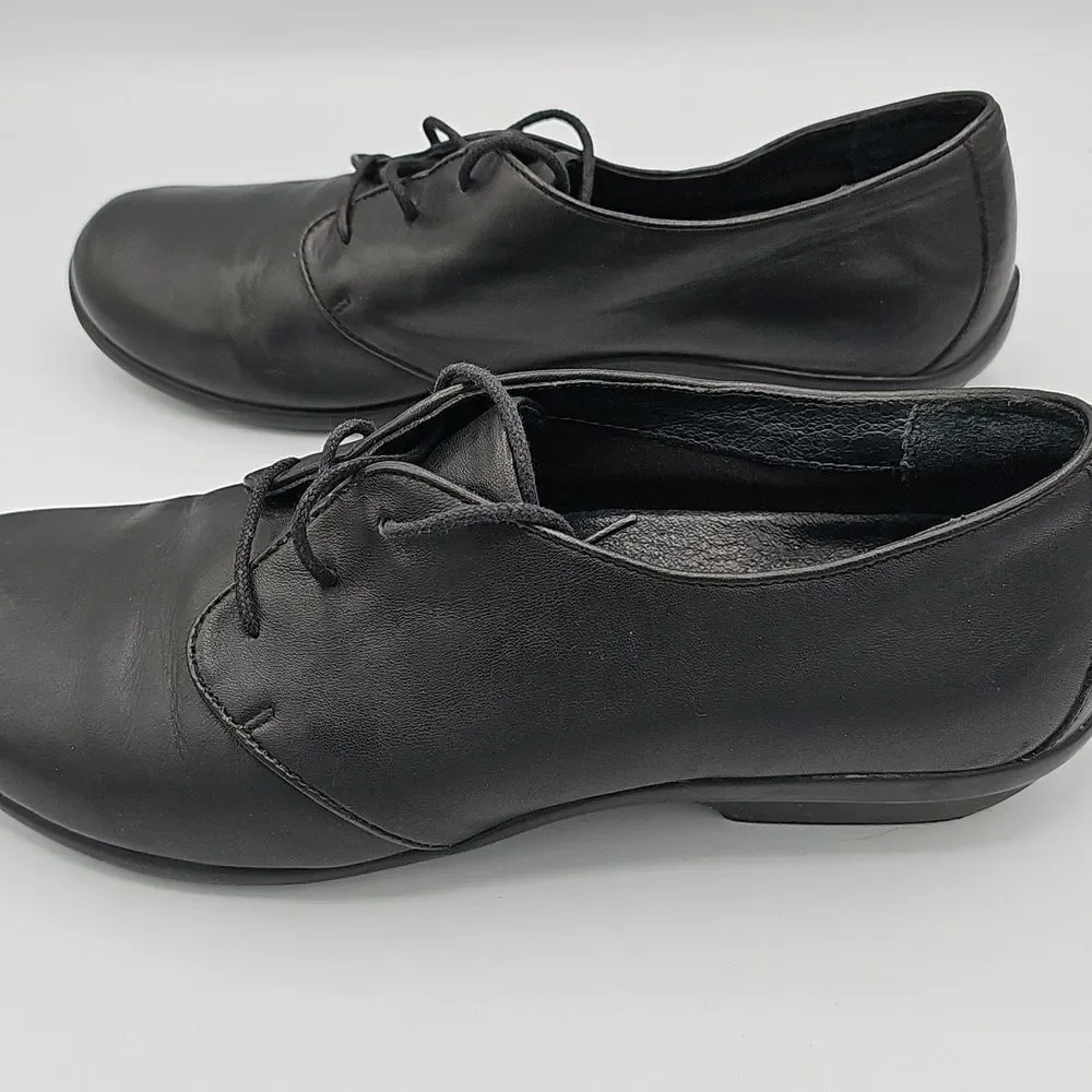 Dansko Womens Black Leather laces Shoes Size 40 US 9 Dark Academia, Work, Casual